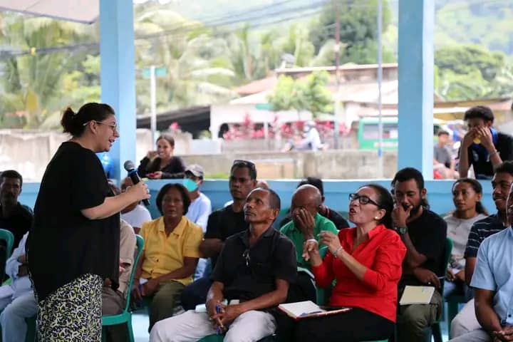 ME HO MS SOSIALIZA IMPORTÁNSIA LEE LIVRU BA KOMUNIDADE IHA SUKU BECORA